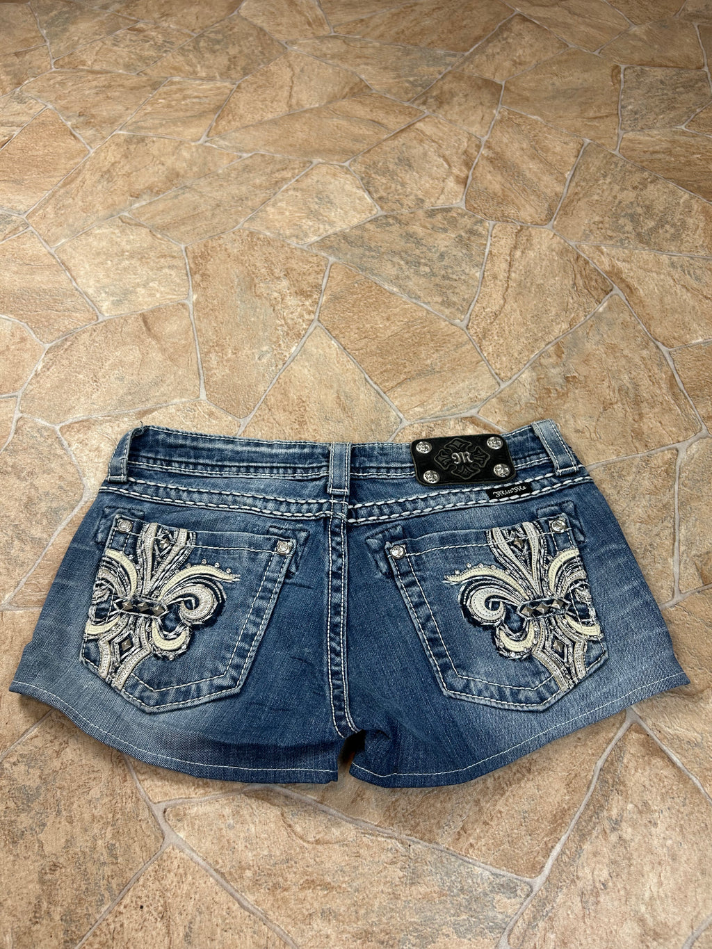 Miss Me Vintage Shorts, M
